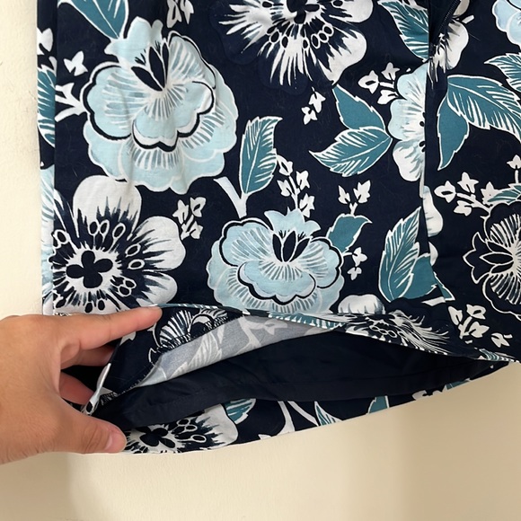 LOFT Outlet Blue Black White Floral Pencil Skirt Size 6 - Picture 5 of 7